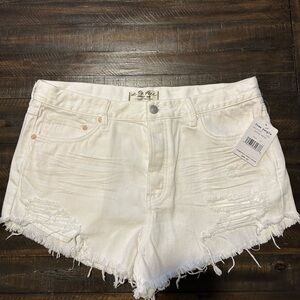 Brand new NWT Free People Loving Good Vibrations Cotton Frayed Denim Shorts